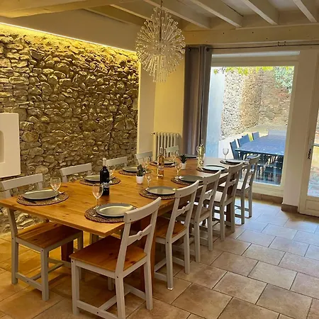 La Folie Des Remparts