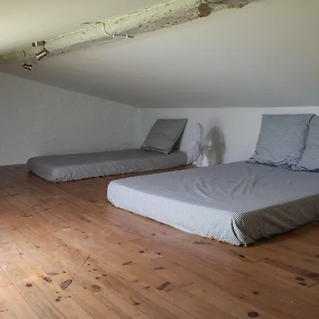 La Folie Des Remparts